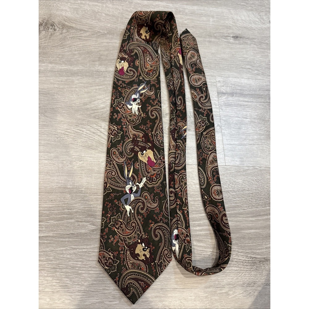 Looney Tunes Mania 1994 "Bugs Bunny And Tasmanian Devil Paisley Design" Tie- 58"